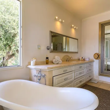 Grande Villa, 6 Chambres, Vue Mer, Montagne & De Cannes Villa *